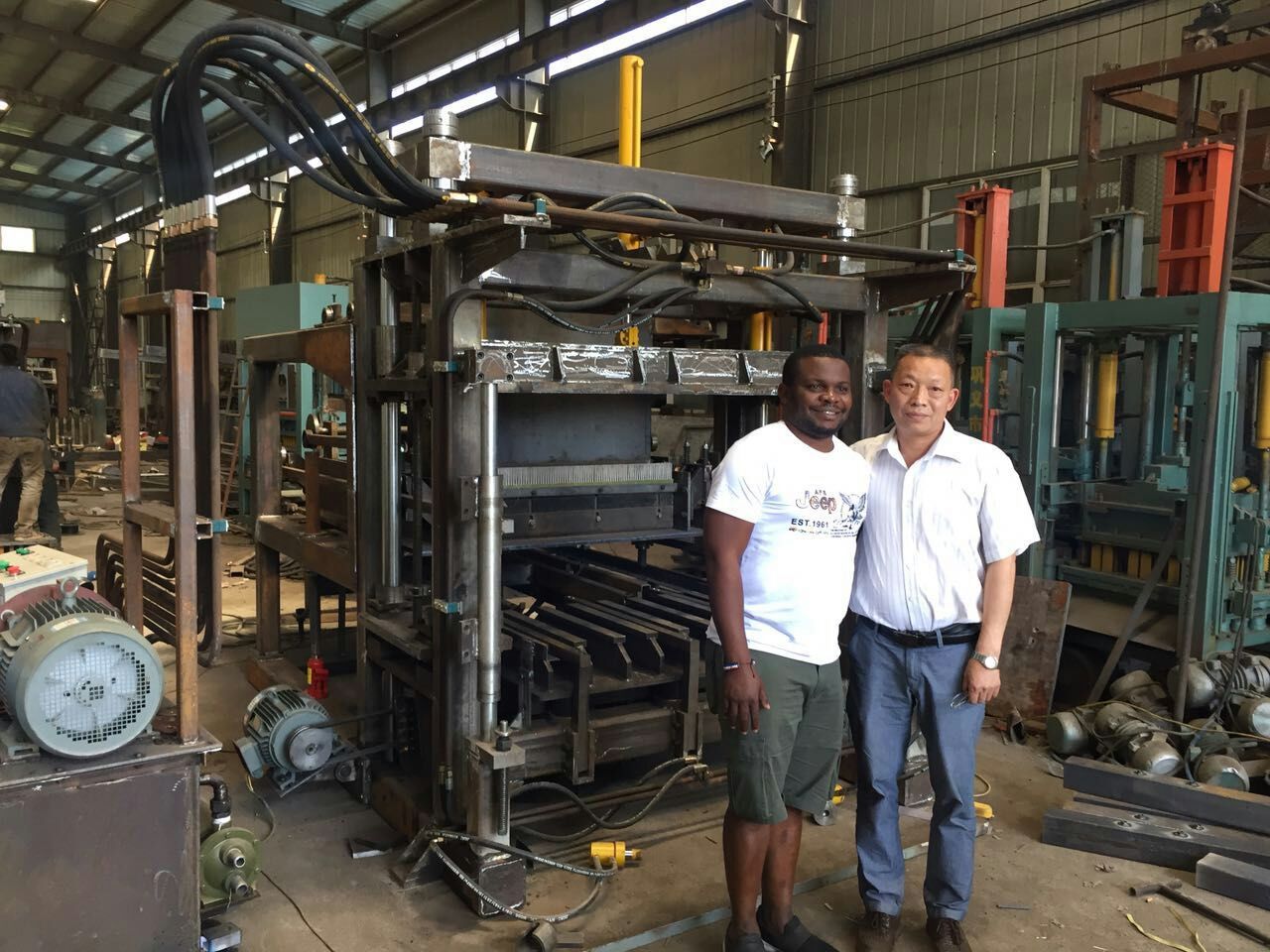 �ڸɴ�ͻ���·��ש�������Ի��ֳ�