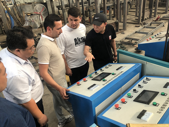 ������˹̹�ͻ����컪��������ͷ������豸